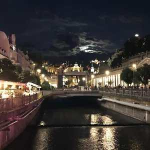 https://bella-vista-collonade.marianskelaznehotels.net